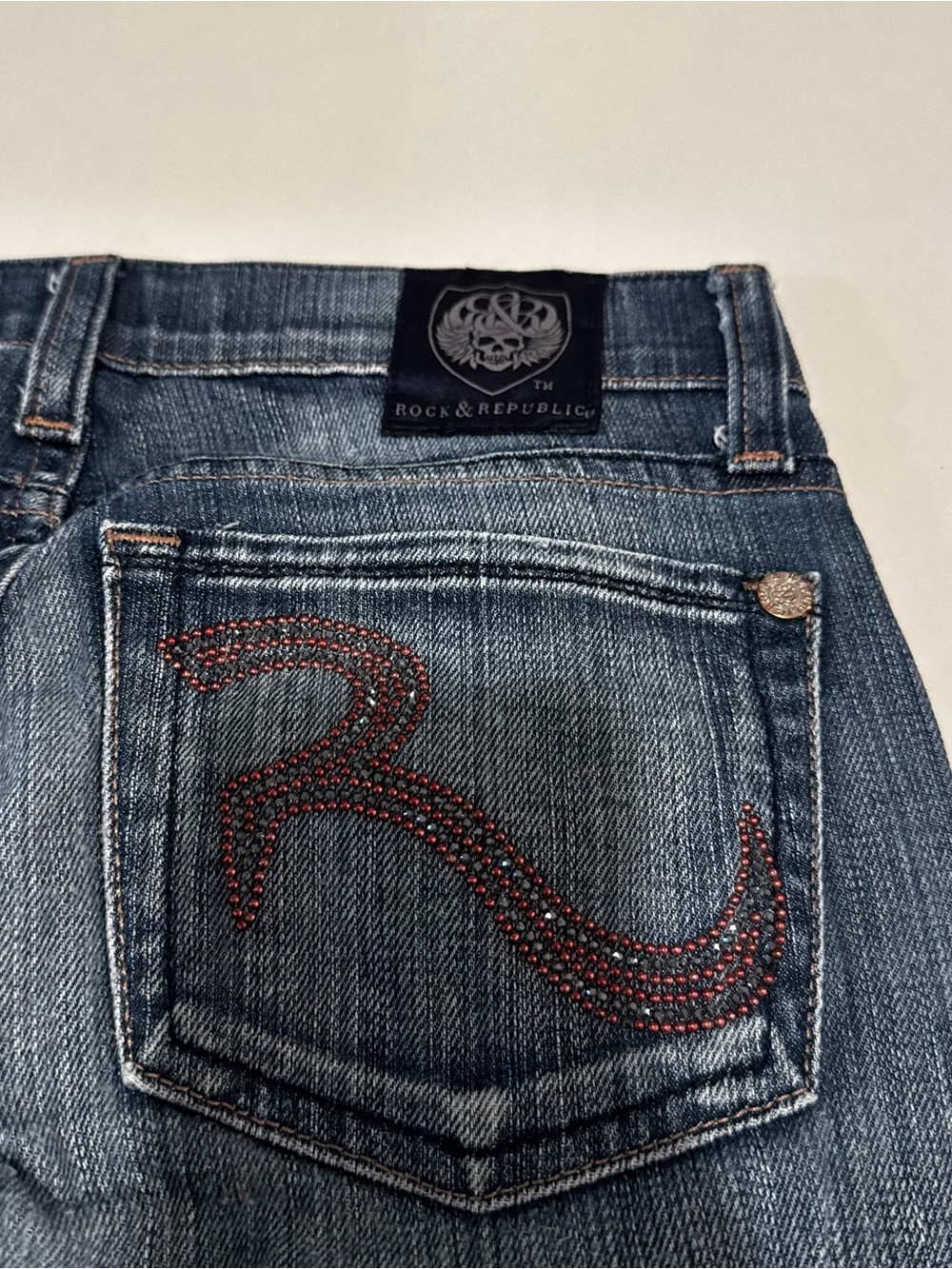 NWOT Rock & Republic Blue Mid Rise Jeans Rhinestone R Pockets Y2K - Picture 3 of 8